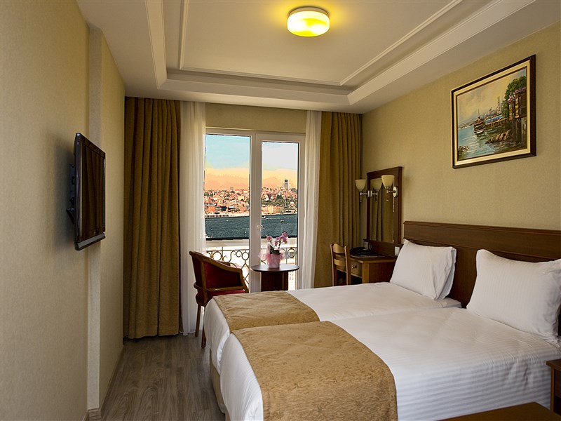 Double or Twin Room with Bosphorus View | Askoç Hotel